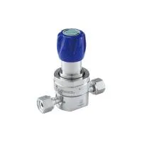 Регулятор AMFLO UHP AU23 Материал: Код ZH (Body,Gland-SUS316L;Poppet, Nozzle,Diaphragm-Hastelloy®C-22,Seat: PCTFE) ; Поверхность 0.25 um; 4х портовый, вх. давл. 206 бар, CV-0.9